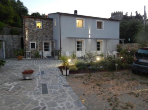 Отель B&B Piè del Castello  Леванто